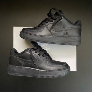 Nike Air Force 1 LE (BG) 🖤 6.5Y